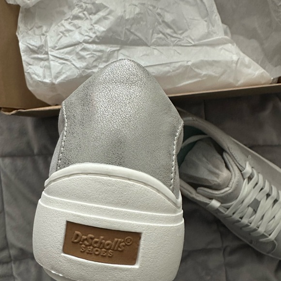 Dr. Scholl's Wimen’s time off Gray Sneakers - Picture 3 of 6